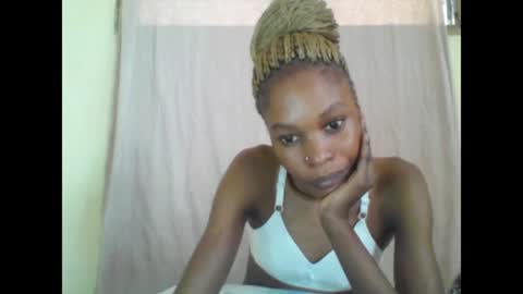 ESTHER online show from February 2025 06:43:02 AM