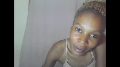 ESTHER online show from February 2025 06:24:01 PM