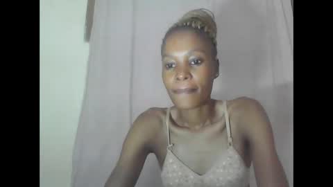 ESTHER online show from February 2025 02:25:01 AM