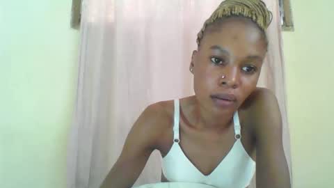 ESTHER online show from February 2025 08:58:02 AM