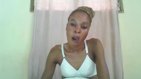 ESTHER online show from February 2025 12:58:02 PM