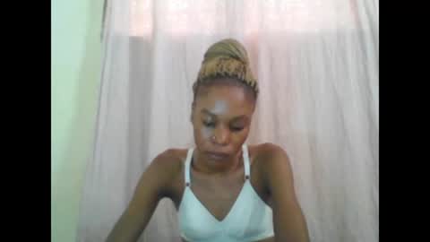 ESTHER online show from February 2025 12:33:01 PM