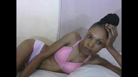 ESTHER online show from September 2025 02:19:01 PM