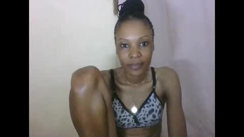 ESTHER online show from September 2025 01:28:01 AM