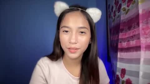 Snapshot of sweetsexy_miax chatting on November 2025 03:37:02 PM Mia online show from November 2025 03:37:02 PM