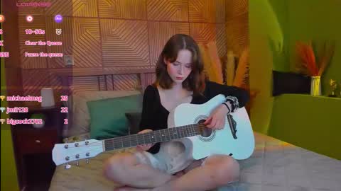 Snapshot of sweetshy_ chatting on September 2025 01:46:01 PM Alice online show from September 2025 01:46:01 PM