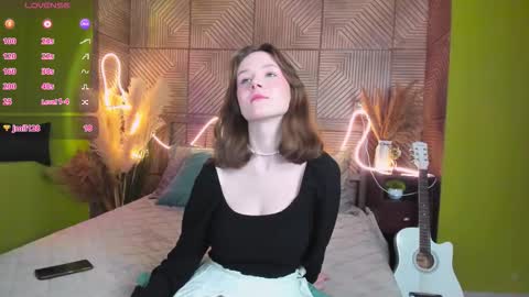 Snapshot of sweetshy_ chatting on September 2025 01:38:01 PM Alice online show from September 2025 01:38:01 PM