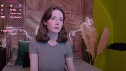 Snapshot of sweetshy_ chatting on October 2025 02:04:02 PM Alice online show from October 2025 02:04:02 PM