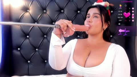    1430 - 22-00 online show from December 2024 07:38:02 PM