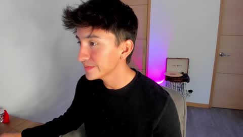 Snapshot of sweettaaron chatting on October 2025 05:53:02 PM Andy online show from October 2025 05:53:02 PM