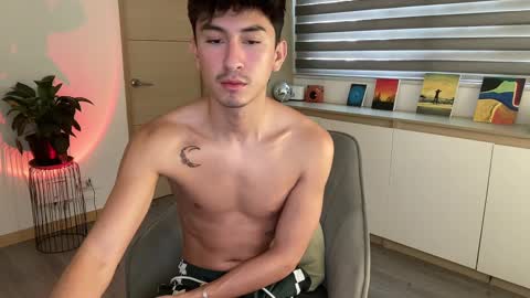 Snapshot of sweettaaron chatting on October 2025 06:50:01 PM Andy online show from October 2025 06:50:01 PM