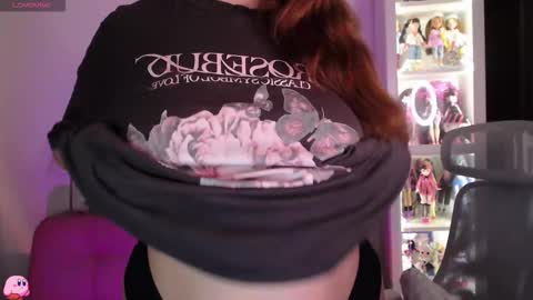 Snapshot of sweettoqui chatting on November 2025 12:11:02 AM Pau online show from November 2025 12:11:02 AM