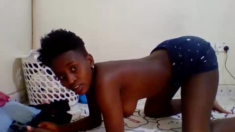 Snapshot of sweety_petite chatting on October 2025 08:14:02 AM sweety_petite online show from October 2025 08:14:02 AM