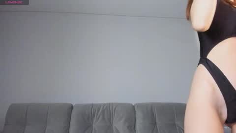 Snapshot of sweety_vikky chatting on October 2025 12:43:01 AM Vikky online show from October 2025 12:43:01 AM