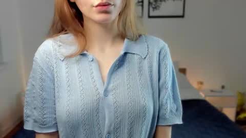 Bella . online show from September 2025 07:51:02 PM