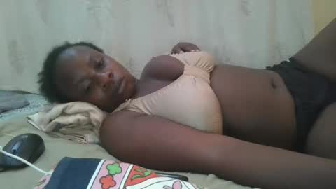 sweetyass25 online show from October 2025 07:00:01 PM