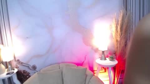 LAURA online show from November 2025 11:54:01 AM