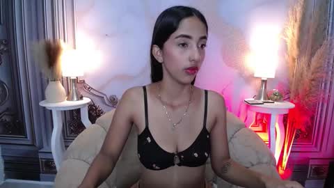 LAURA online show from November 2025 12:04:01 PM