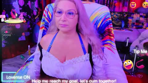 Lisa online show from October 2025 04:47:01 PM