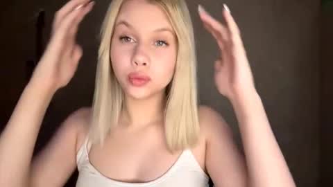 Snapshot of sweetymoor chatting on December 2025 03:41:01 PM Kate online show from December 2025 03:41:01 PM