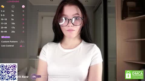 Snapshot of sweetyoops chatting on October 2025 05:48:02 PM Astrid online show from October 2025 05:48:02 PM