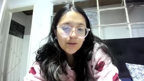 sweetyypeach online show from January 2025 03:50:02 AM