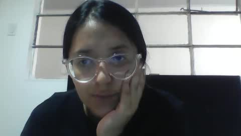 sweetyypeach online show from February 2025 05:22:02 PM