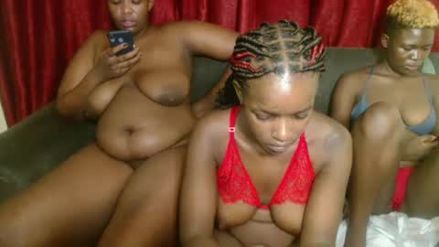 Snapshot of sweetz_candice chatting on March 2025 01:01:01 AM sweetz_candice online show from March 2025 01:01:01 AM