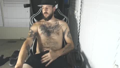 Snapshot of swoozy_ chatting on October 2025 12:19:01 AM swoozy_ online show from October 2025 12:19:01 AM