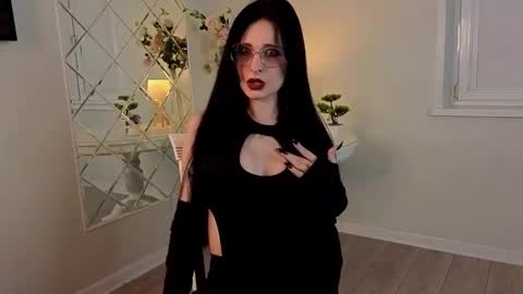 Sophie online show from October 2025 11:13:02 AM