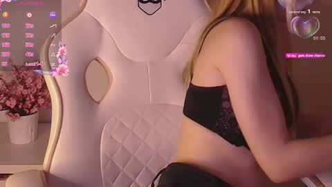 Milena online show from October 2025 02:23:02 AM