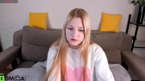 Snapshot of sylvia_ortiz chatting on October 2025 09:41:02 AM Sylvia online show from October 2025 09:41:02 AM