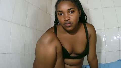 Snapshot of sylviasexy27 chatting on February 2025 12:15:02 AM sylviasexy27 online show from February 2025 12:15:02 AM