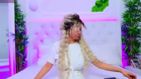 Snapshot of taahiraarabian chatting on November 2025 01:12:02 PM Arianna online show from November 2025 01:12:02 PM