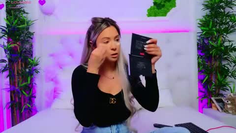 Snapshot of taahiraarabian chatting on November 2025 02:28:01 PM Arianna online show from November 2025 02:28:01 PM