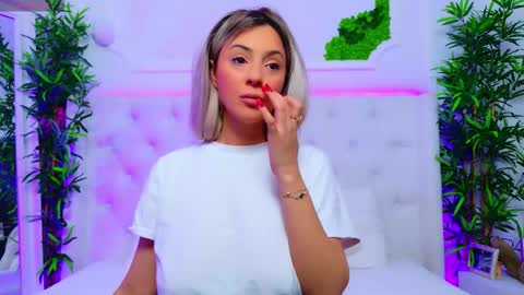 Snapshot of taahiraarabian chatting on November 2025 03:00:01 PM Arianna online show from November 2025 03:00:01 PM