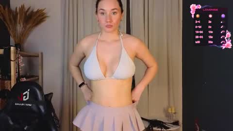 Snapshot of taissa_farmiga chatting on November 2025 05:13:01 PM Lizzy online show from November 2025 05:13:01 PM