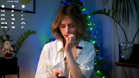 Mia online show from December 2024 04:11:01 AM