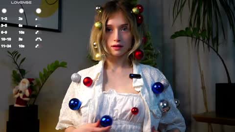 Mia online show from December 2024 07:15:01 AM