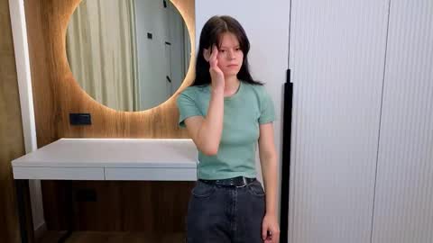 Sara online show from November 2025 01:51:02 AM