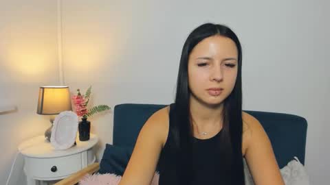 taliasensitive online show from October 2025 12:25:01 PM