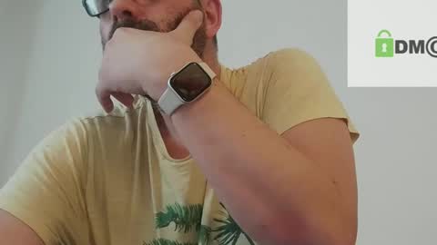 Snapshot of tallboy77eu chatting on December 2024 08:23:02 AM Aligator online show from December 2024 08:23:02 AM