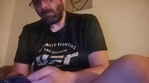 Snapshot of tallboy77eu chatting on February 2025 06:04:01 PM Aligator online show from February 2025 06:04:01 PM