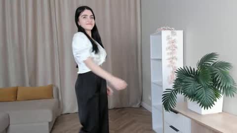 Snapshot of tamelakowald chatting on November 2025 04:29:02 PM my name is Tamela online show from November 2025 04:29:02 PM