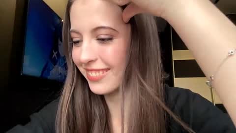 Sasha online show from November 2025 11:52:02 AM