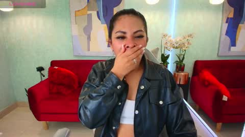 Snapshot of tammy_petit chatting on January 2025 03:02:01 AM Tammy online show from January 2025 03:02:01 AM