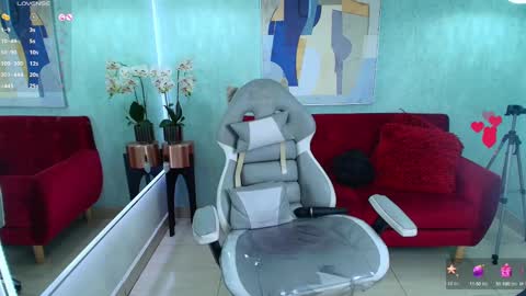 Snapshot of tammy_petit chatting on February 2025 04:21:01 AM Tammy online show from February 2025 04:21:01 AM