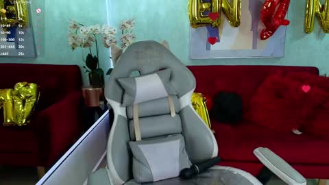 Snapshot of tammy_petit chatting on February 2025 06:37:02 AM Tammy online show from February 2025 06:37:02 AM