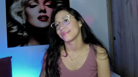 tania06 online show from October 2025 01:22:02 PM