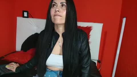 Snapshot of tania_mature chatting on November 2025 05:23:01 PM tania online show from November 2025 05:23:01 PM